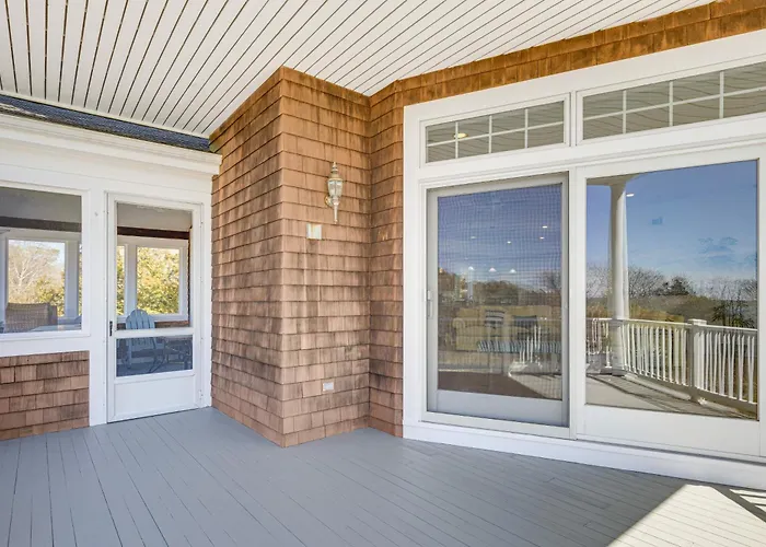 Hamptons Home Near Beaches W/ Pool & Water Views!