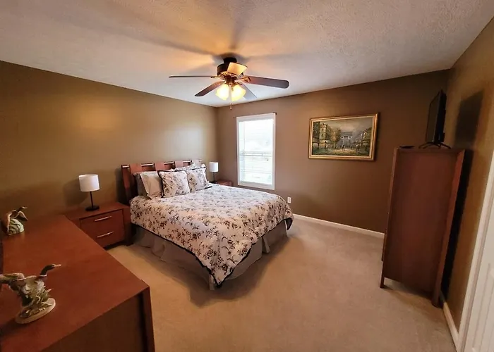 Fenced Backyard! 6 Miles To Cookeville Boat Dock!