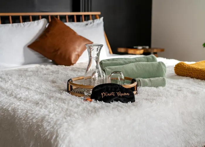 Jungle House Luxury Stays - Downtown Chillicothe