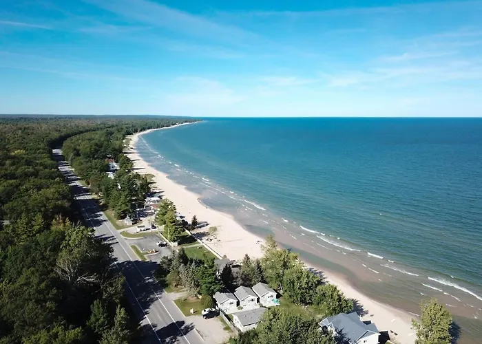 Beach Club Of Oscoda - The Lakeshore Cottage