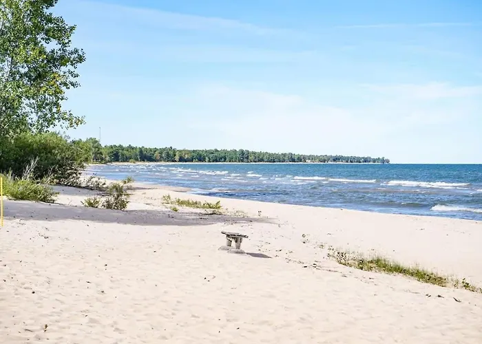 Beach Club Of Oscoda Garden Cottage On The Lake
