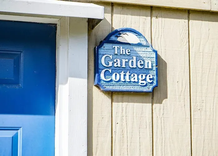 Beach Club Of Oscoda Garden Cottage On The Lake