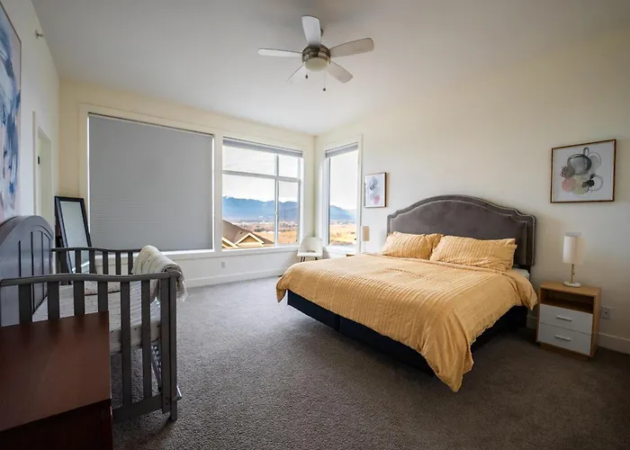 Mountain Retreat With Views, Hot Tub, Games & Ac