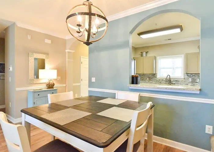 Lakefront Luxury 15000Sf Pool In Amazing Location