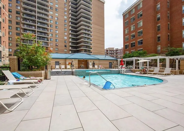 2Br Executive City Suite With Gym & Pool