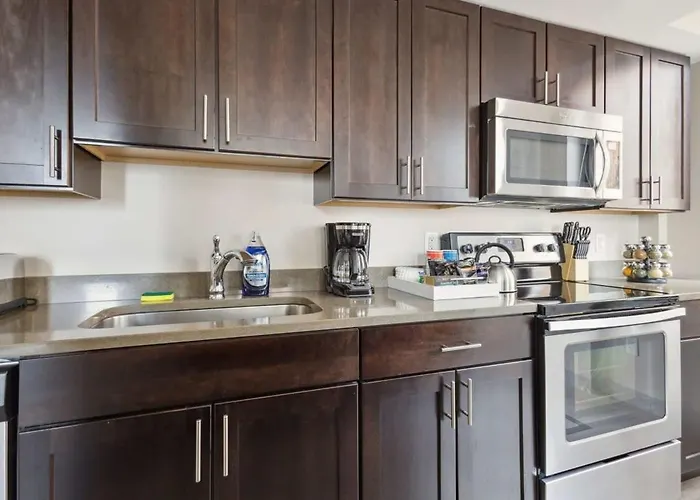 2Br Downtown Luxury Getaway