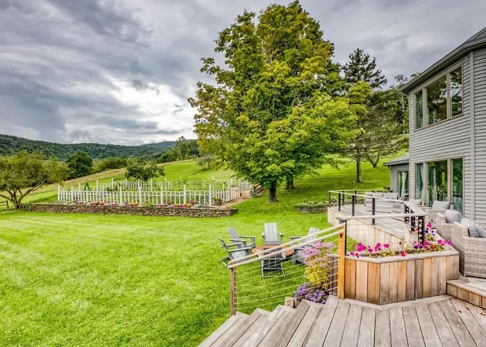 The Brookman Renovated 6000 Sf Estate On 40 Acres
