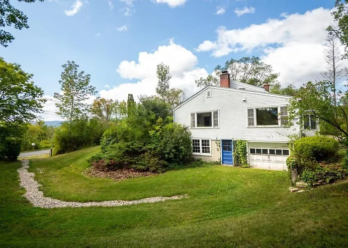 Renovated, Five Bedrooms In Historic Williamstown