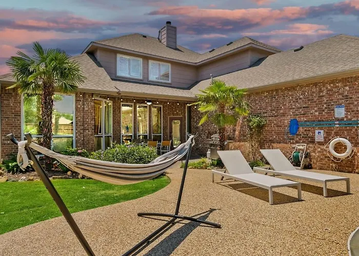 Southern Charm & Luxury Living - Bbq & Pool