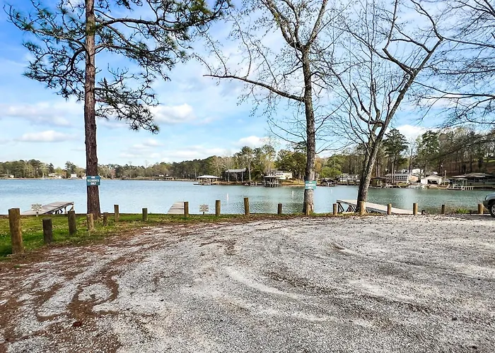 Dogs Welcome! 'Big Oak Hideaway' Near Lake Martin