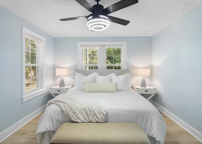 Forest Hills Manor