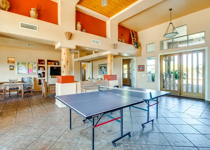 Oro Valley Condo W/ Community Pool: Near Hiking!