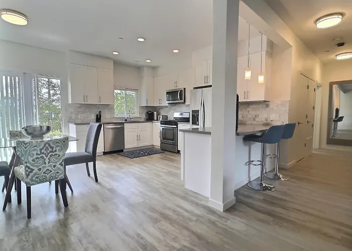 Sonoma Grove Suites