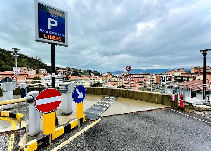 L'Approdo Dei Poeti / The Poets' Haven