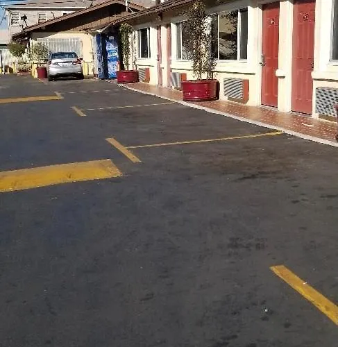 Hollywood Park Motel