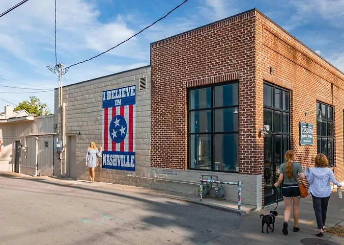 Bright Condo By Vanderbilt And Belmont, 3 Miles To Downtown