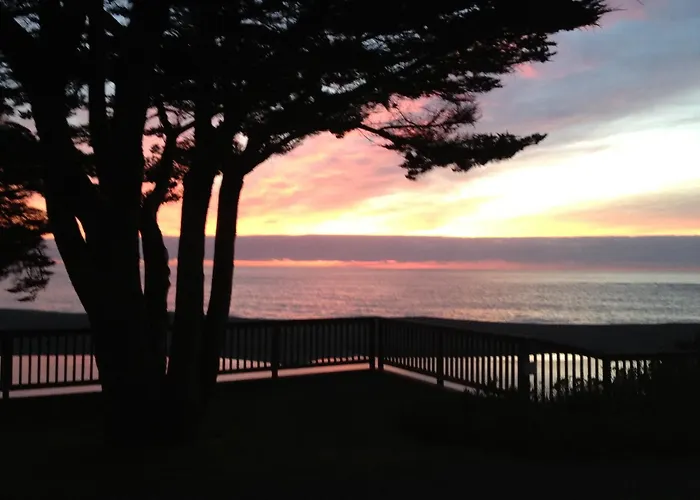 Gualala Surf Inn On The Ocean Bluff