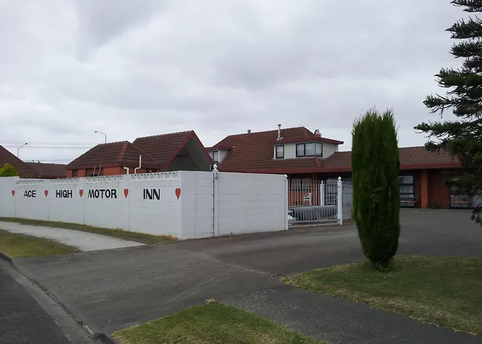 Ace High Motor Inn