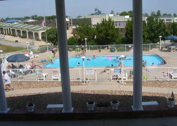 Twelve Oaks Inn