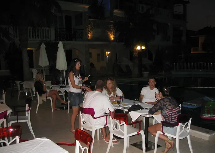 Zante Plaza Hotel & Apartments