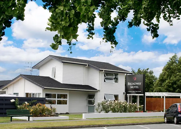 Broadway Motel & Miro Court Villas