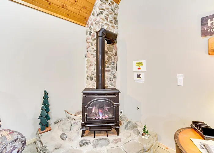 Cozy Birchwood Retreat On Utv Trail W/ Hot Tub!
