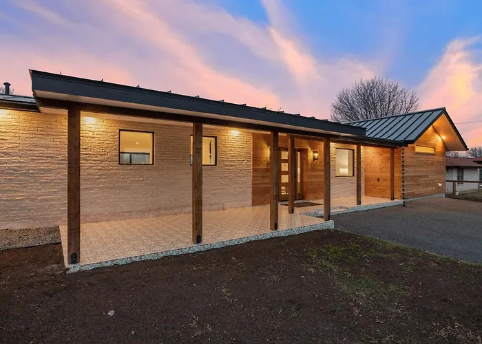 Guadalupe Bluff Modern House