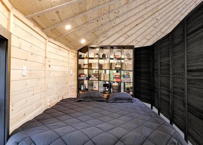 Skyline Yurt: Hot Tub~Wood Stove~Wifi~Evcharger