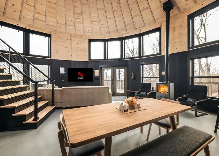 Skyline Yurt: Hot Tub~Wood Stove~Wifi~Evcharger