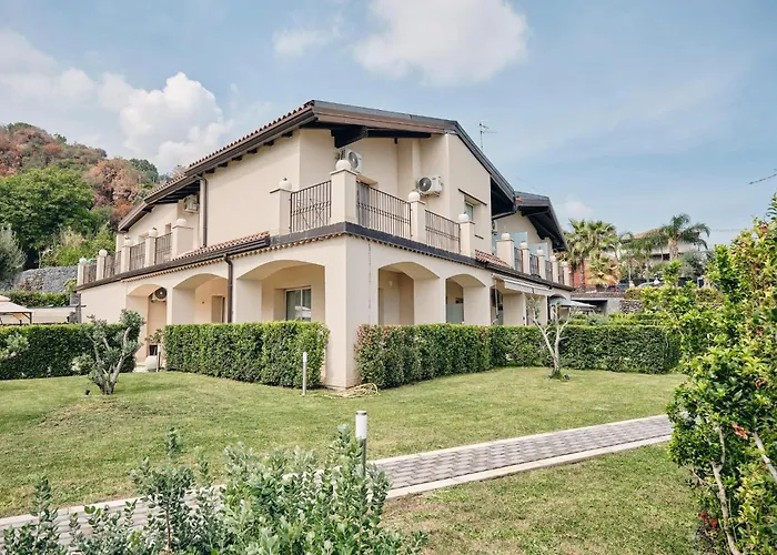 Cortilio Luxury Homes On Etna