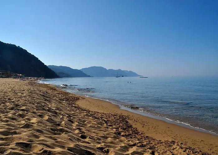 Two-Bedroom Condo With Sea View In Glyfada
