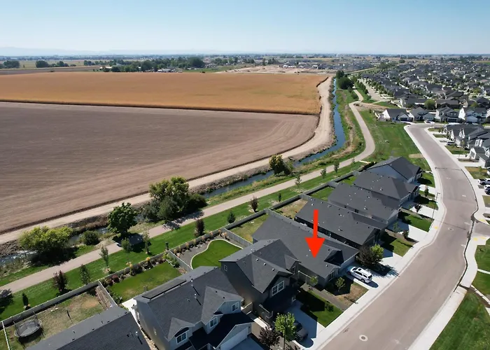 Brand New 4-Bdrm Home Farmhouse At Grand Rapids