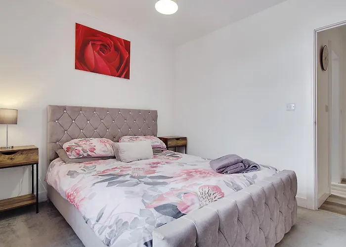 Wimborne Road Apartment 2