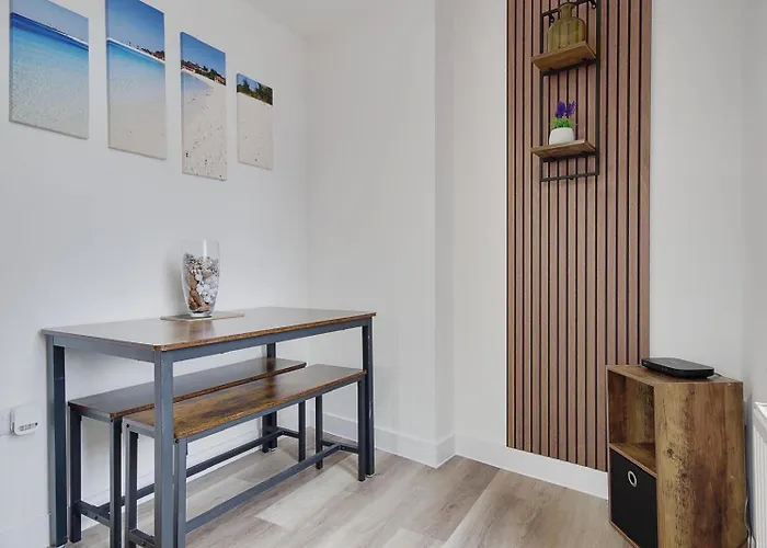 Wimborne Road Apartment 2