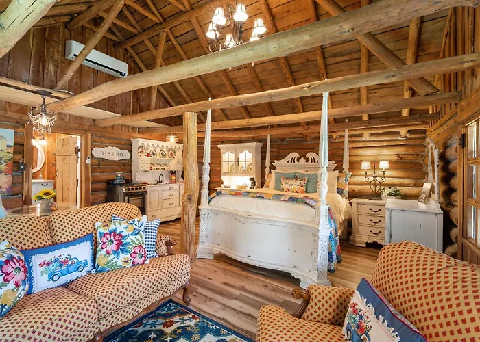 Too Cute-Queen-Log Cabin Charm-Kitchen-The Happy Hound