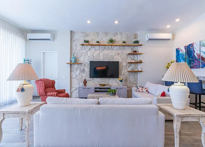 Palacio Blanco Luxury Villa 1