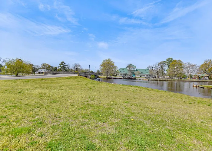 Elizabeth City Home W/ Fire Pit < 1 Mi To Downtown
