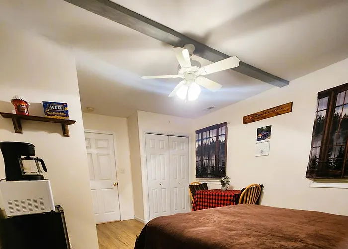 Bear'S Den