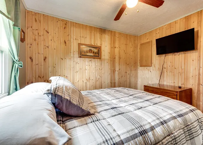 Charming Spirit Lake Home - 6 Mi To Arnolds Park!