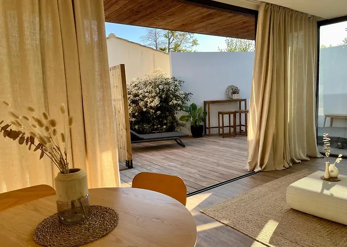 Lodge Valbelle, Maison Independante Avec Jacuzzi, Love Room