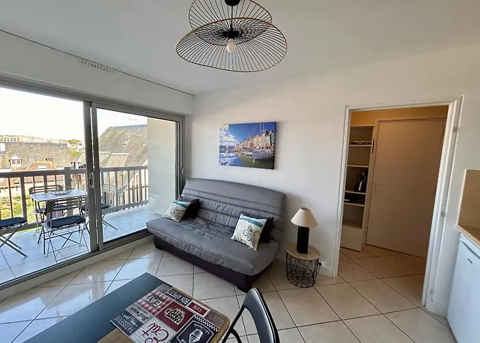Appartement Vue Mer - 30 M De La Plage - 5 Minutes A Pied Du Centre Ville Et Du Casino