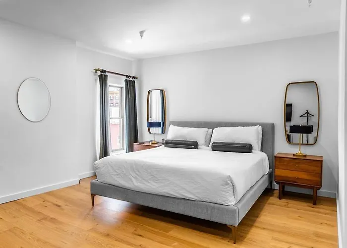 Dtwn Bangor, Historic Hotel, King Bed, Wifi, Roku Tv, Room # 403