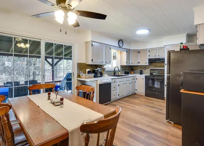 Cozy Dubois Home W/ Deck ~ 8 Mi To Treasure Lake!