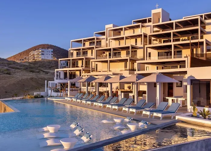 Oceanfront Condo, Stunning Views, Luxury Amenities