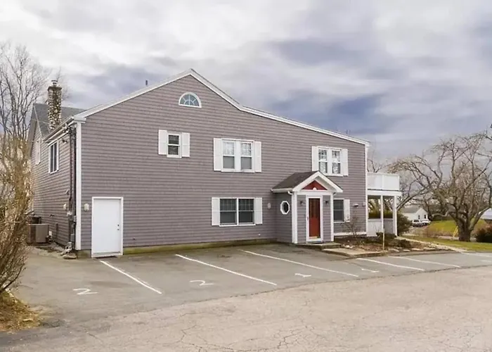 Middletown Water-View Apartment By Ribryan Properties