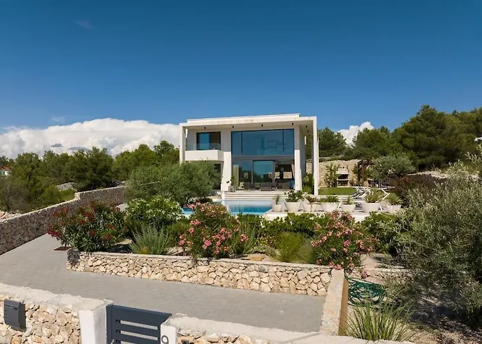 Villa Maris - Luxury Villa With Pool