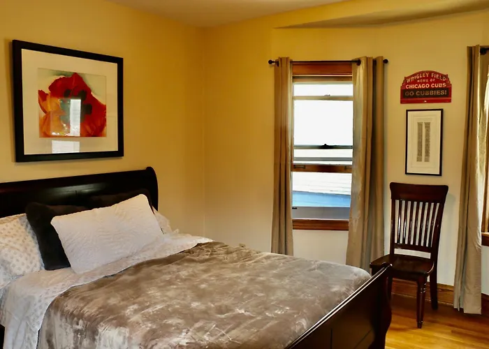 Historic Home With Outdoor Hot Tub Near Downtown In Public Transportation Hub