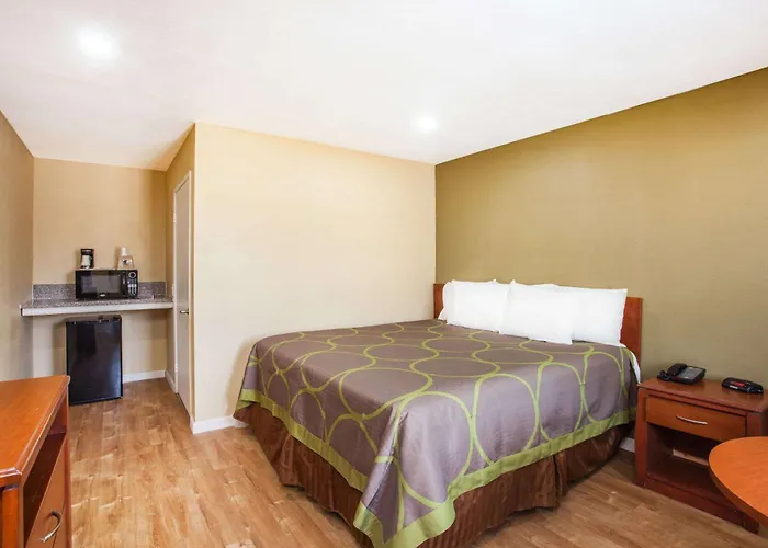 Super 8 By Wyndham Redlands/San Bernardino
