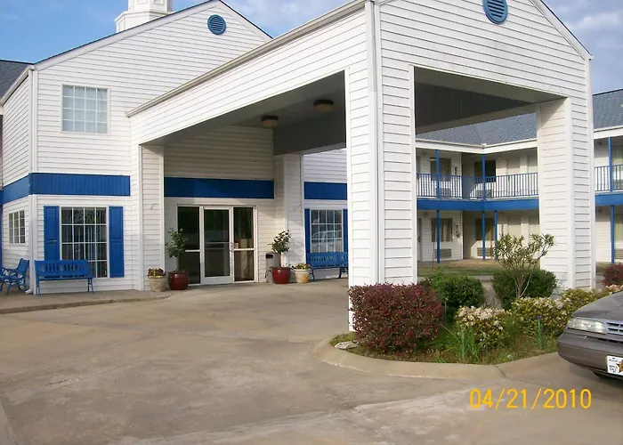 American Inn And Suites White Hall