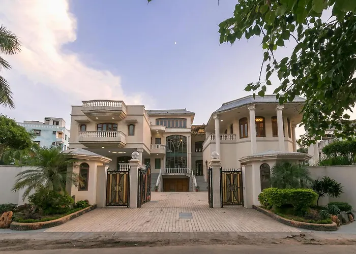 Stayvista's Krishnalaya Mansion: Luxurious Retreat with Indoor Pool & Leisure Amenities